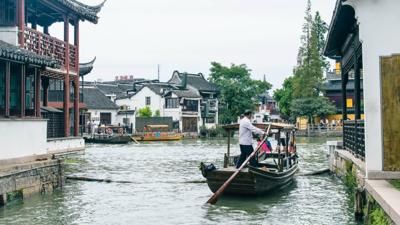 上海朱家角古镇 水乡 石桥 摇橹船 放生桥